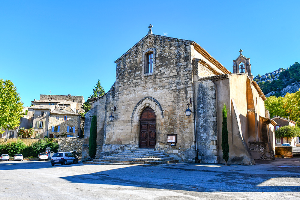 Robion Church © French Moments