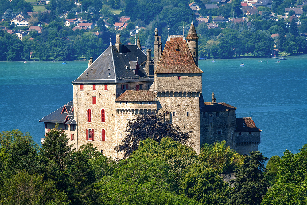 Castle of Menthon-Saint-Bernard © French Moments