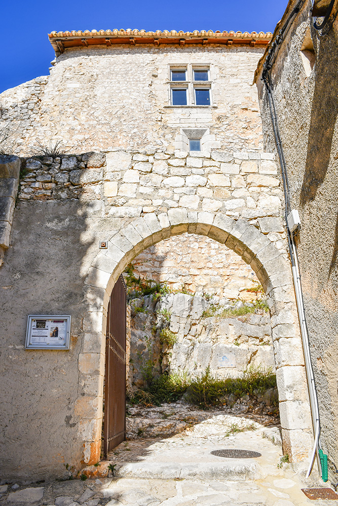 Porte des Moulins © French Moments