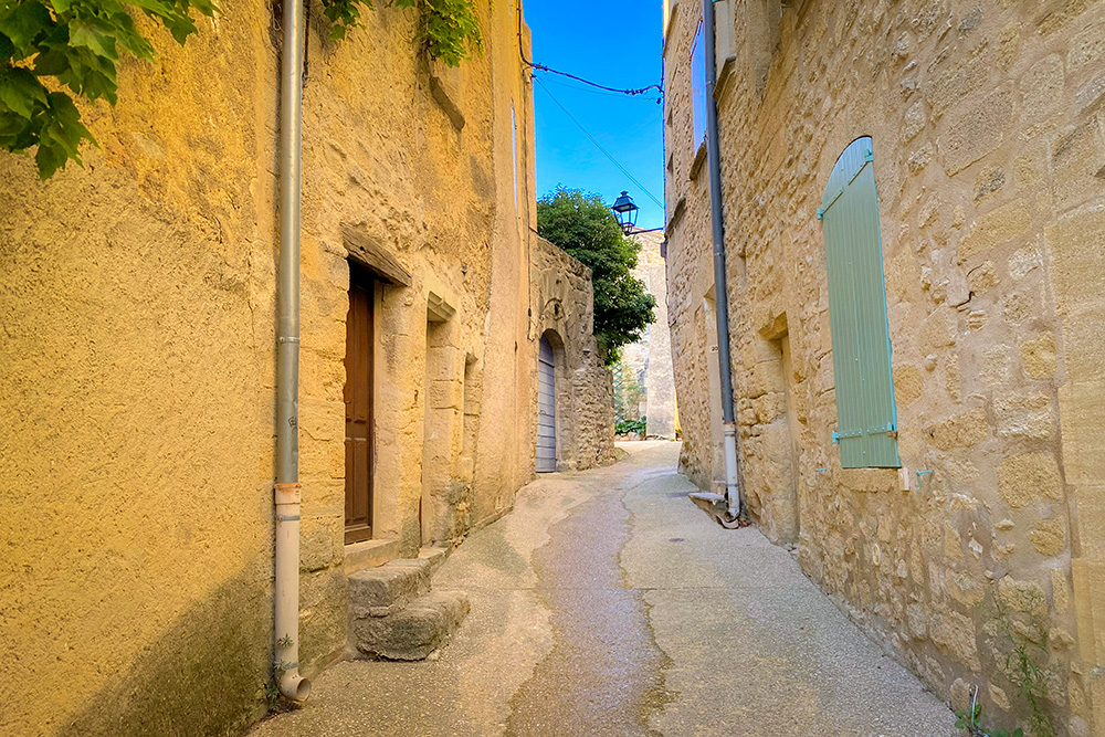 Rue Notre-Dame © French Moments