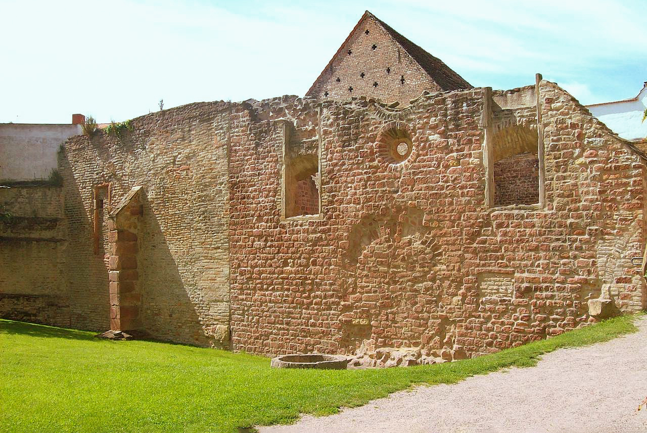 Cour des Juifs à Spire en Allemagne (Judenhof) © Nemracc - licence [CC BY-SA 3.0] from Wikimedia Commons