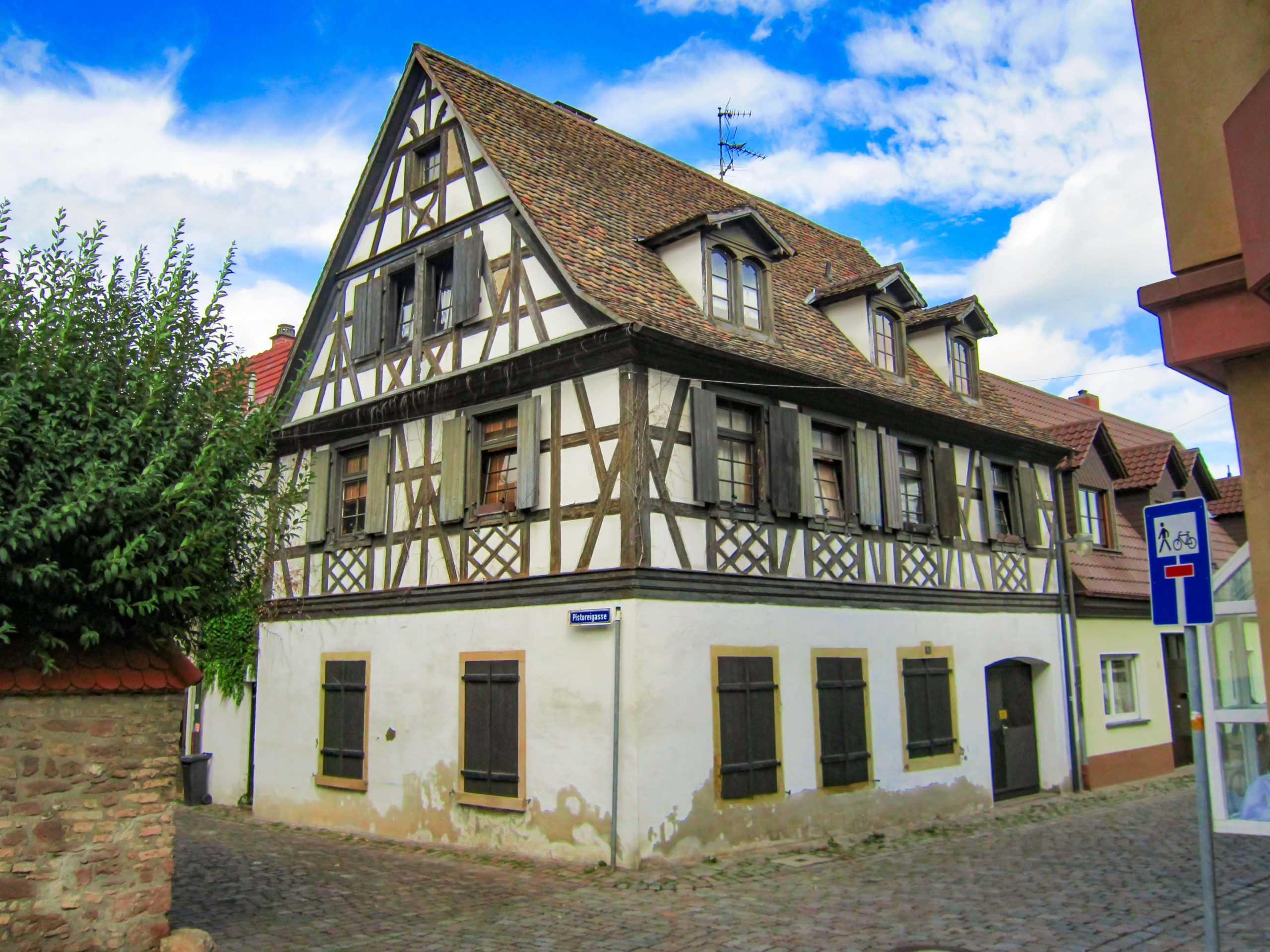 Speyer, Germany - Maison à colombages au carrefour des Stuhlbrudergasse et Pistoreigasse © AnRo0002 - licence [CC0] from Wikimedia Commons