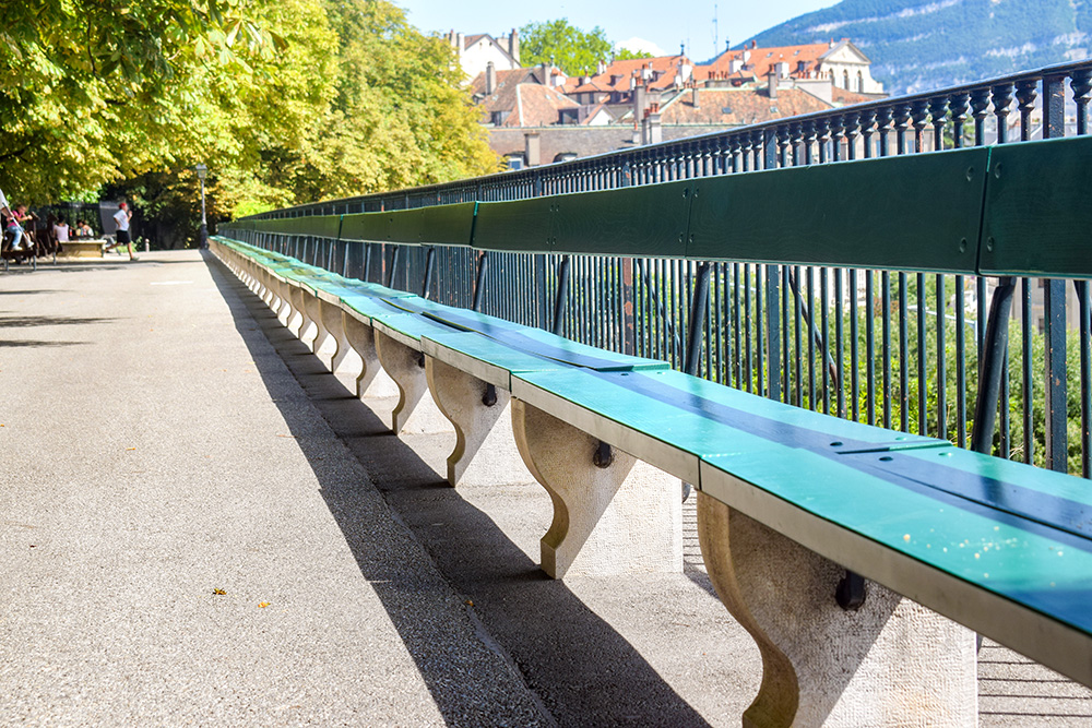 Longest Bench in the World in Geneva © French Moments