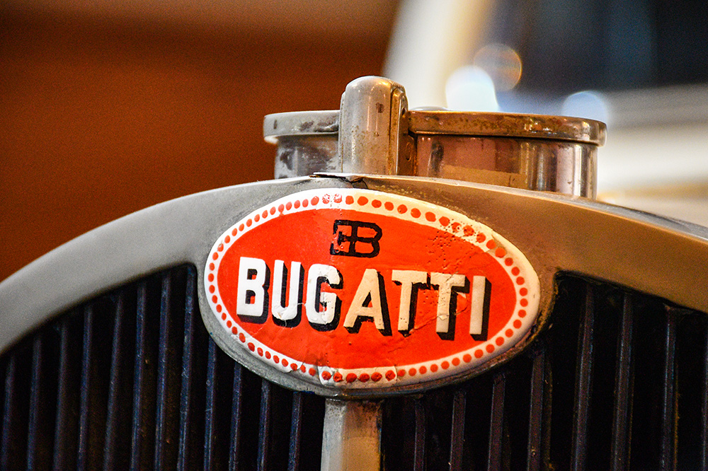 Bugatti Logo copyright French Moments Bugatti © French Moments
