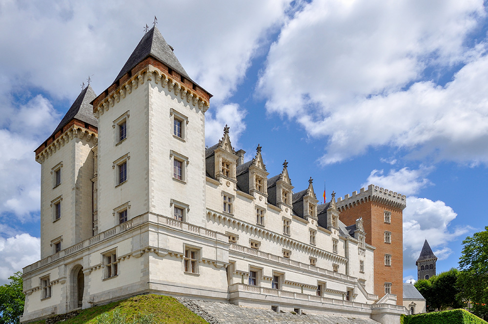 Castle of Pau © Sylvain NGR - licence [CC BY-SA 4.0] from Wikimedia Commons
