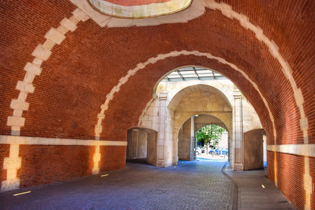 Porte-de-la-Craffe-Passage-Voute-Nancy-LR-©-French-Moments Architecture of Nancy, France © French Moments