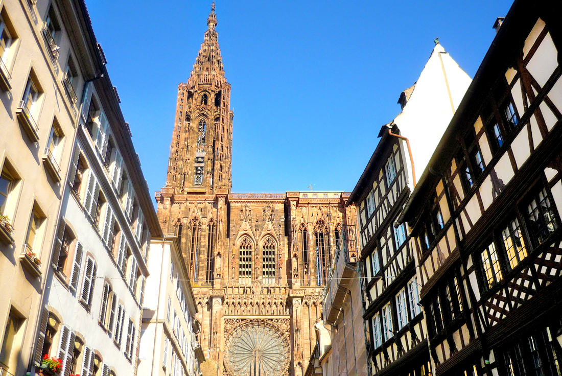 Strasbourg-Cathedral-Rue-Merciere-copyright-French-Moments Cathédrale de Strasbourg © French Moments