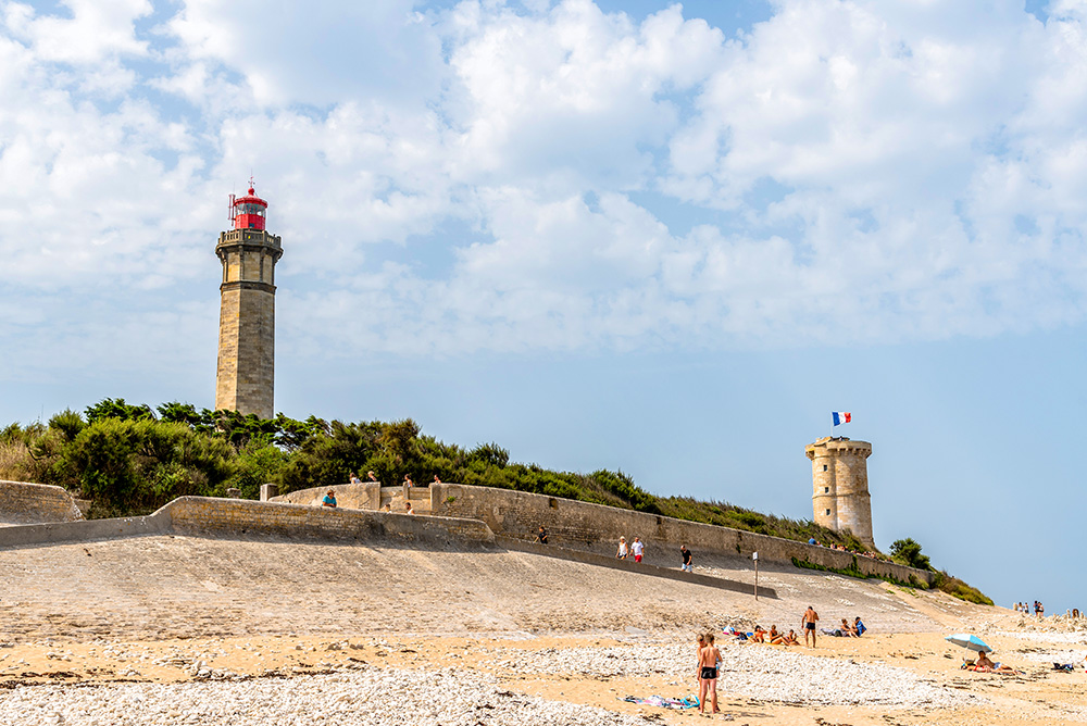 Phare des Baleines Ile de Ré. Photo by JJFarquitectos via Envato Elements