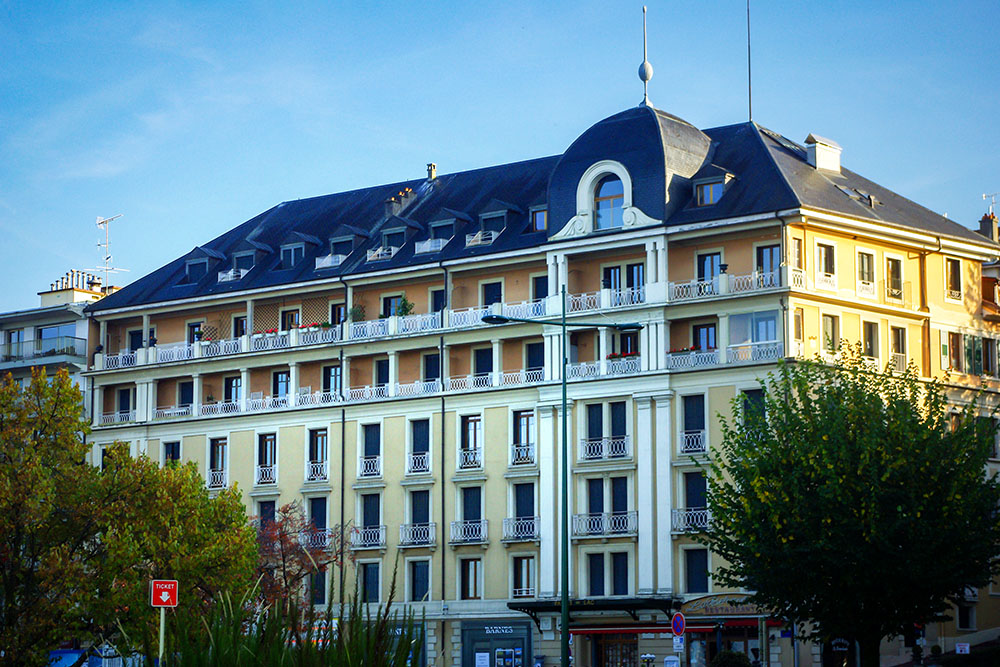 Evian-les-Bains 25 copyright French Moments Belle Époque buildings in Evian © French Moments