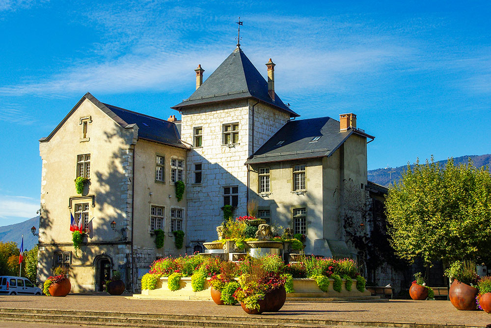 Former château of the Marquis of Aix © French Moments