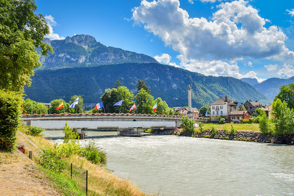 River Arve in Bonneville © French Moments