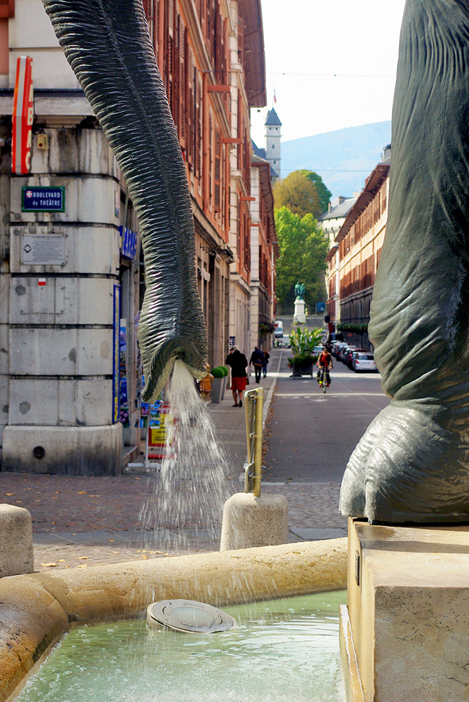 Chambery Fontaine des Elephants 01 copyright French Moments Fontaine des Éléphants © French Moments