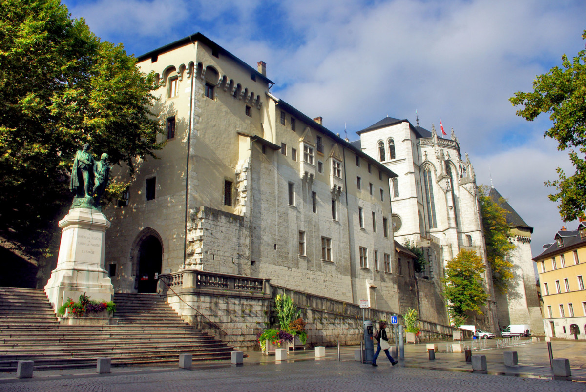 Château des ducs de Savoie à Chambéry © French Moments