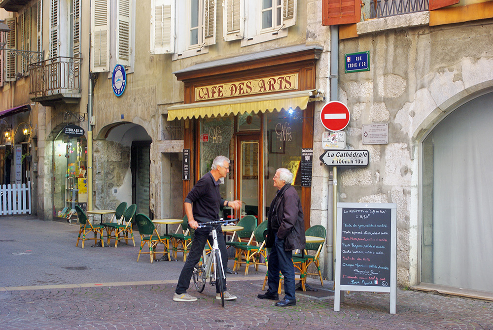Chambery Rue Croix d'Or 01 copyright French Moments Chambéry © French Moments