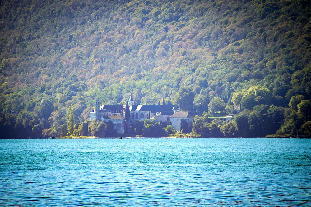 Lake Bourget 07 copyright French Moments Abbaye d'Hautecombe Lac du Bourget © French Moments
