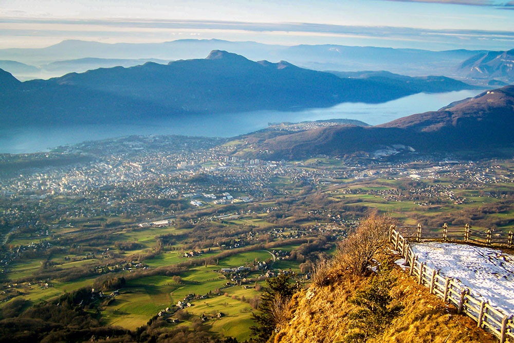Mont Revard Lake Bourget © Florian Pépellin - licence [CC BY-SA 4.0] from Wikimedia Commons