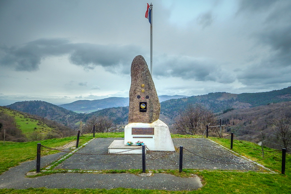 Route Joffre - Monument National des Troupes de Choc © Smatu - licence [CC BY-SA 4.0] from Wikimedia Commons