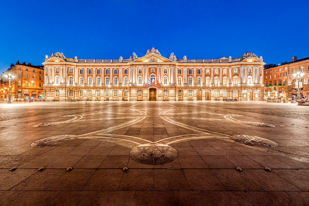 Toulouse Student Guide - Le Capitole. Photo by Benh LIEU SONG - licence [CC BY-SA 3.0] from Wikimedia Commons