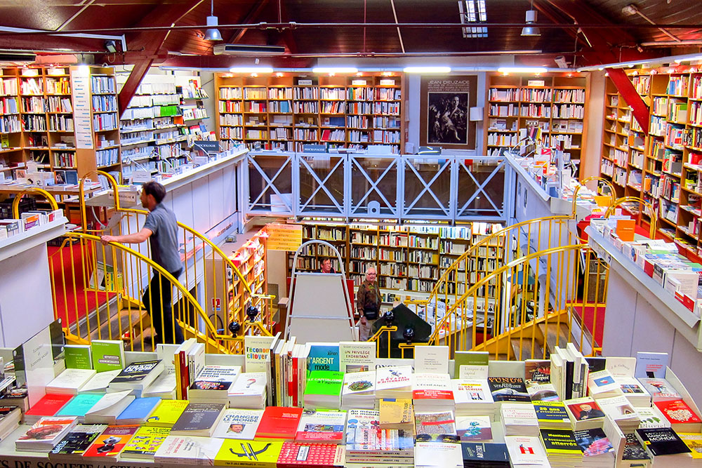 Toulouse Student Guide - Librairie Ombres Blanches. Photo by Olybrius - licence [CC BY-SA 3.0] from Wikimedia Commons