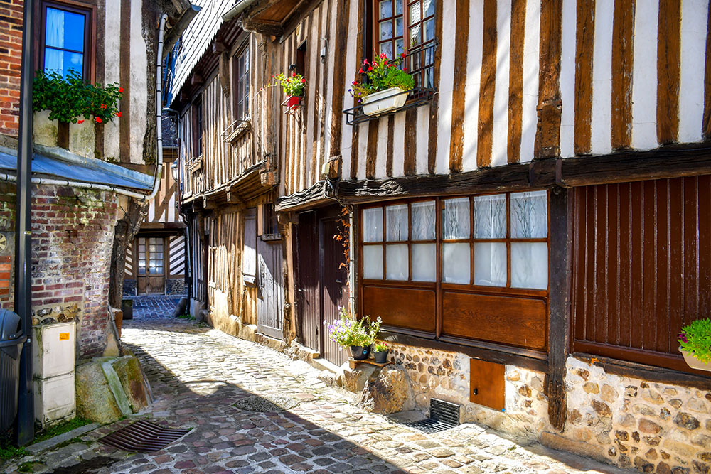 Rue des Osiers: an old narrow street in Orbec