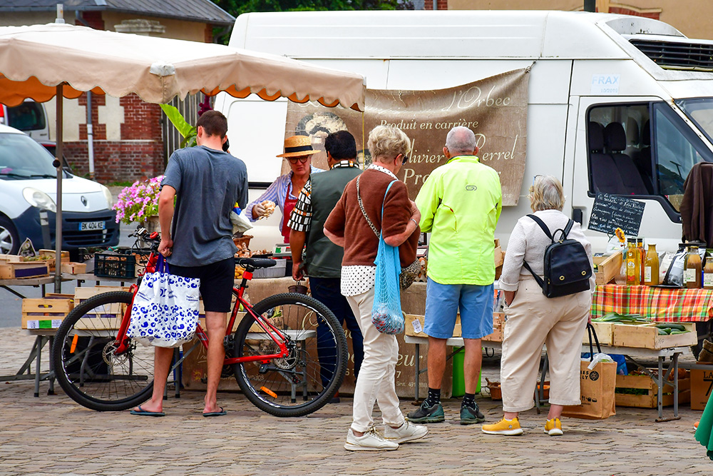 Market stall of the Orbec Mushroom Farm in Saint-Pierre-sur-Dives