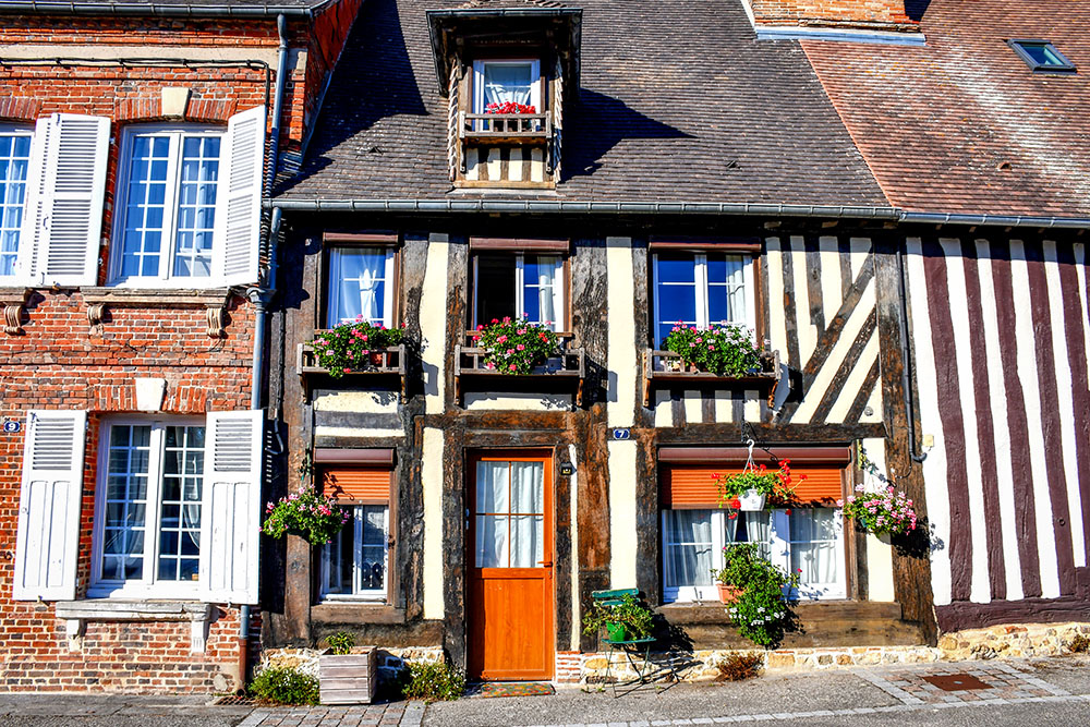Half-timbered house in Rue de Lisieux, Saint-Julien-le-Faucon