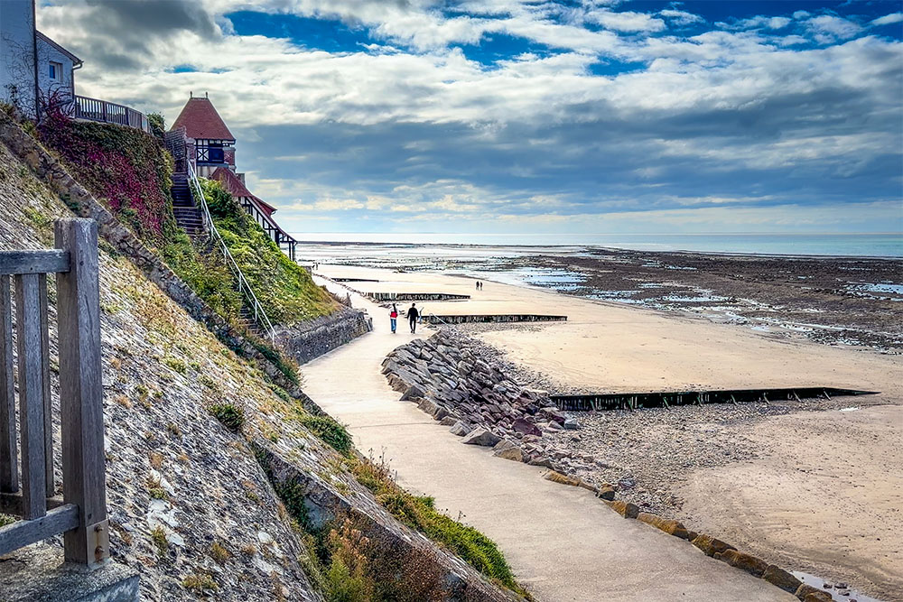 The English Channel at the Côte Fleurie in Villerville