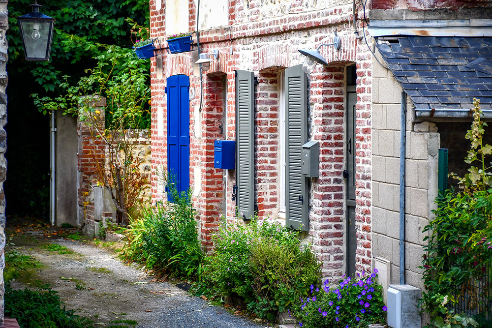 An off-the-beaten track in Villerville