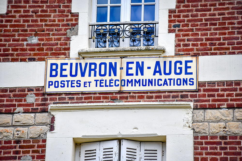 Beuvron-en-Auge 22 copyright French Moments Old sign at the former post office of Beuvron-en-Auge