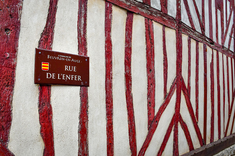 Beuvron-en-Auge 32 copyright French Moments Rue de l'Enfer in Beuvron-en-Auge