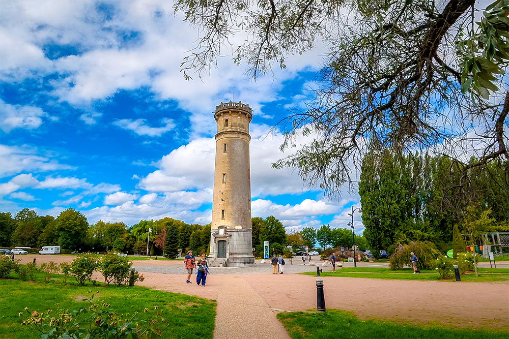 Honfleur 39 copyright French Moments The lighthouse known as Phare de l'Hôpital