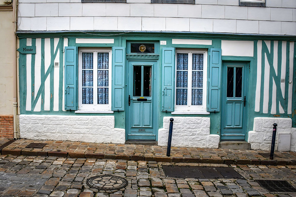 Honfleur 43 copyright French Moments An old house in Rue de l'Homme de Bois